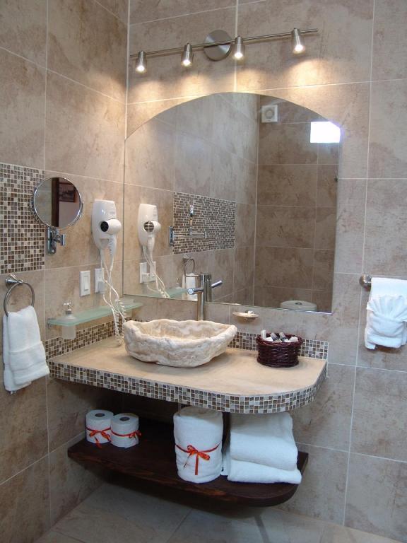Casa Del Tio Hotel Boutique سان ميغيل دي الليندي الغرفة الصورة Bathroom