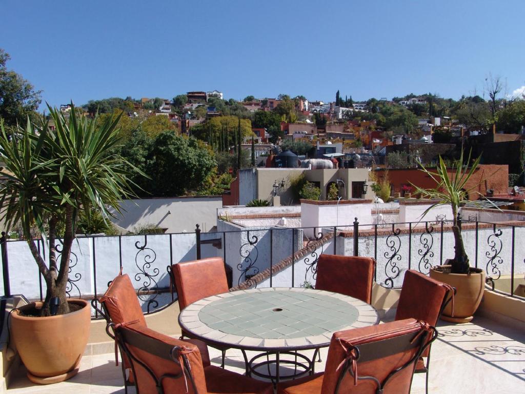 Casa Del Tio Hotel Boutique سان ميغيل دي الليندي المظهر الخارجي الصورة Rooftop in Santa Fe
